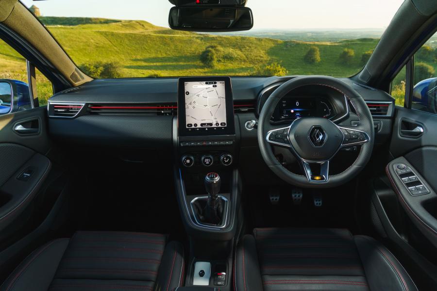  Renault Clio R.S. Line 2019 года  (UK) (фото 5 из 40)